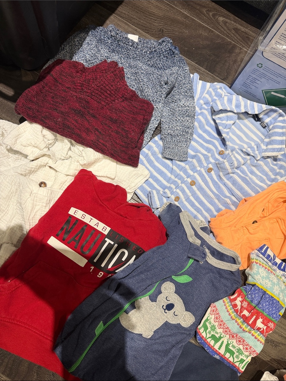 Kids clothing bundle 2 pictures